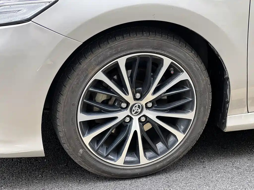 Toyota Camry 2018 — фото 27