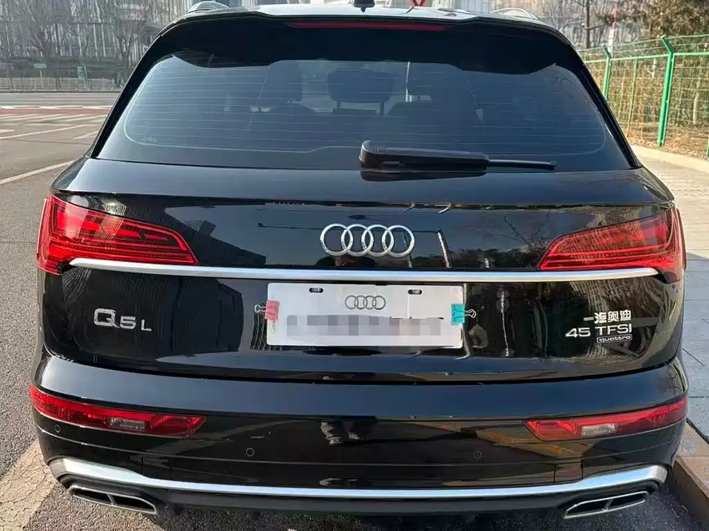 Audi Q5L 2023 — фото 9