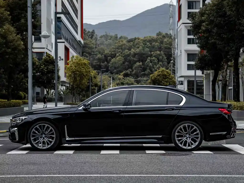 BMW 7 Series 2019 — фото 15