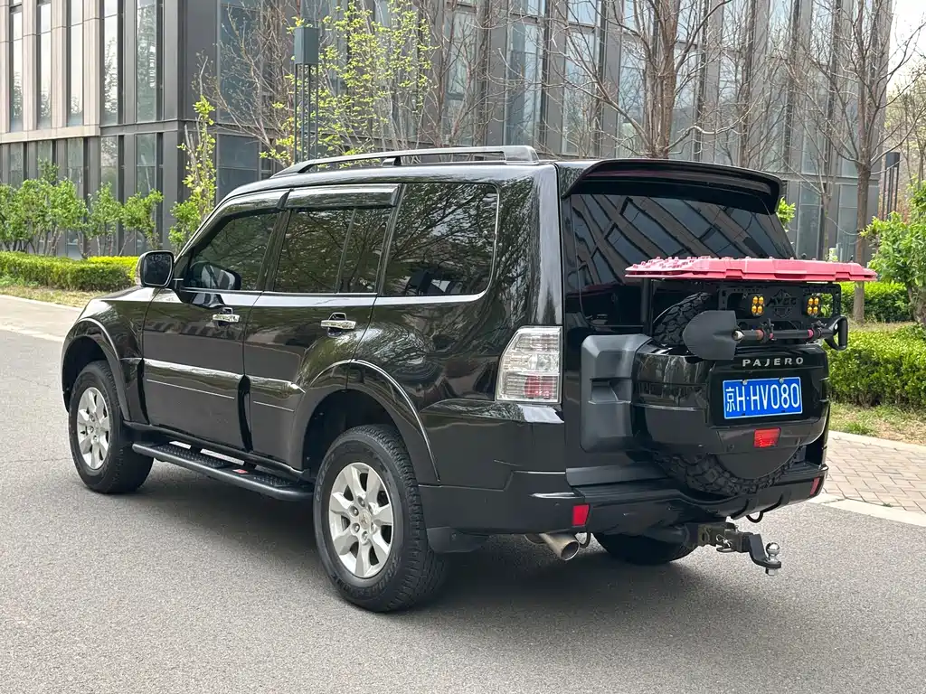 Mitsubishi Pajero 2015 — фото 6