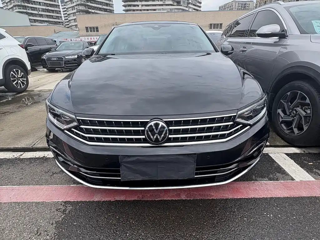 Volkswagen Magotan 2025
