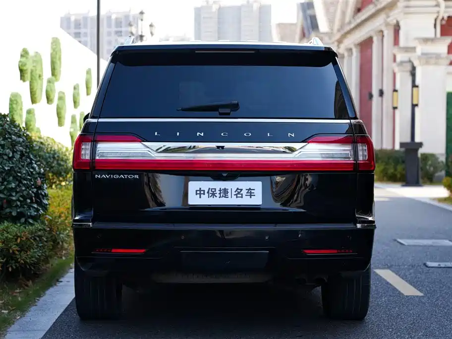 Lincoln Navigator 2020 — фото 20