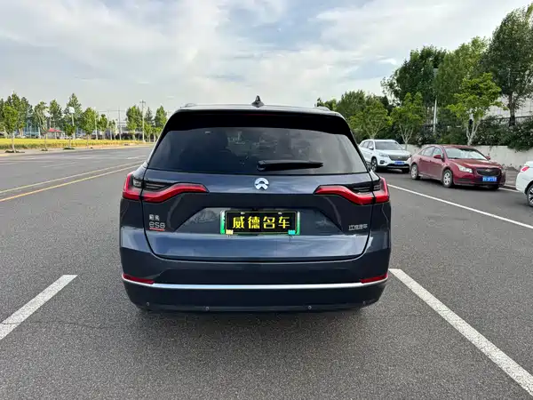 NIO ES8 2020
