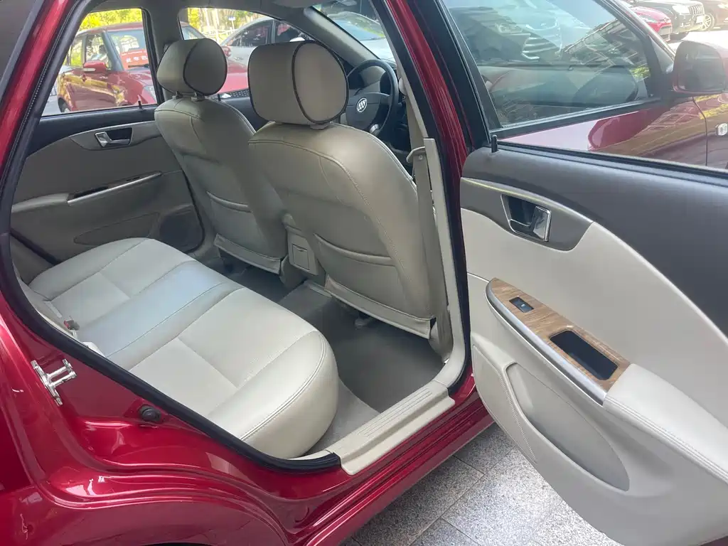 Buick Excelle 2015 — фото 10
