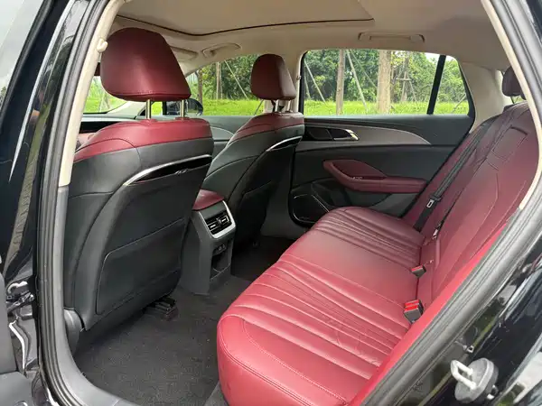 Hongqi H5 2023
