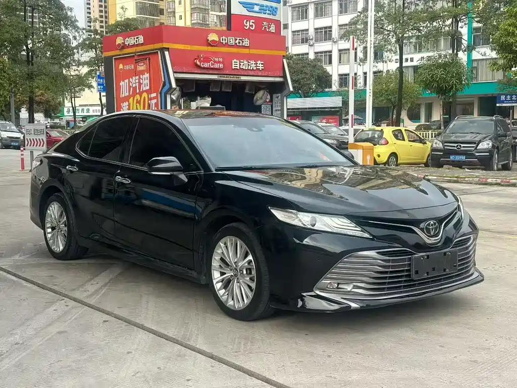 Toyota Camry 2020 — фото 2