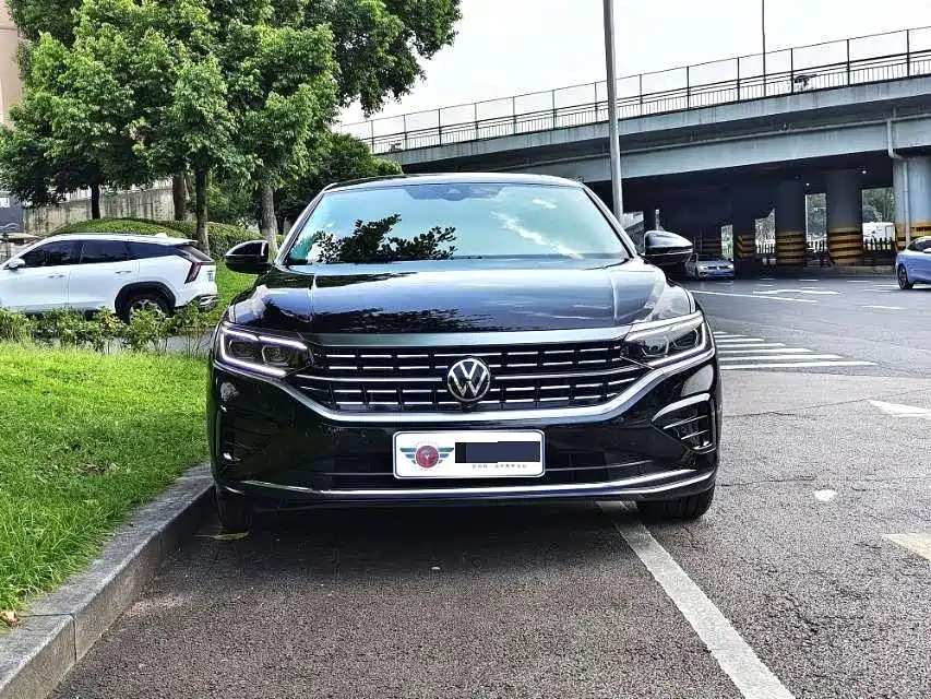 Volkswagen Passat 2023