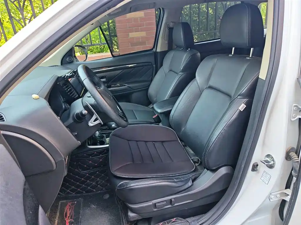 Mitsubishi Outlander 2019 — фото 11