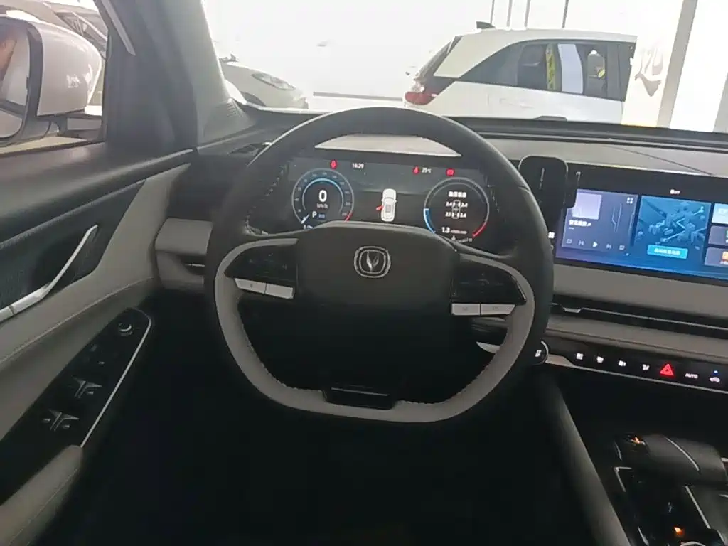 Changan CS75PLUS 2023 — фото 11
