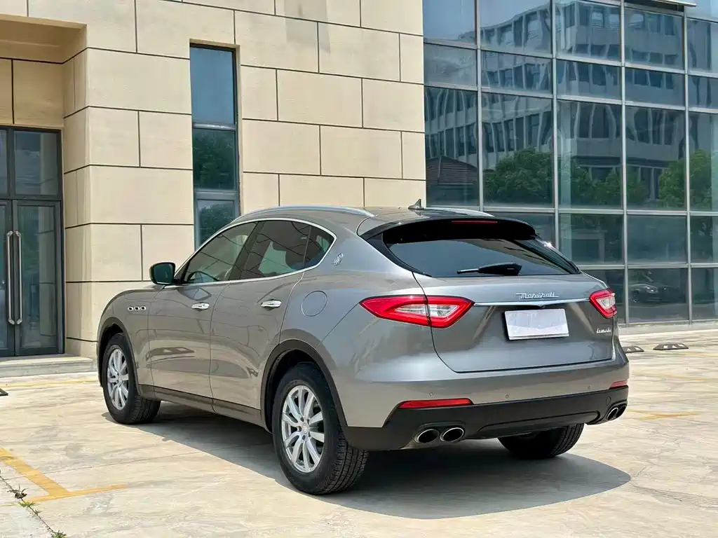 Maserati Levante 2016 — фото 18