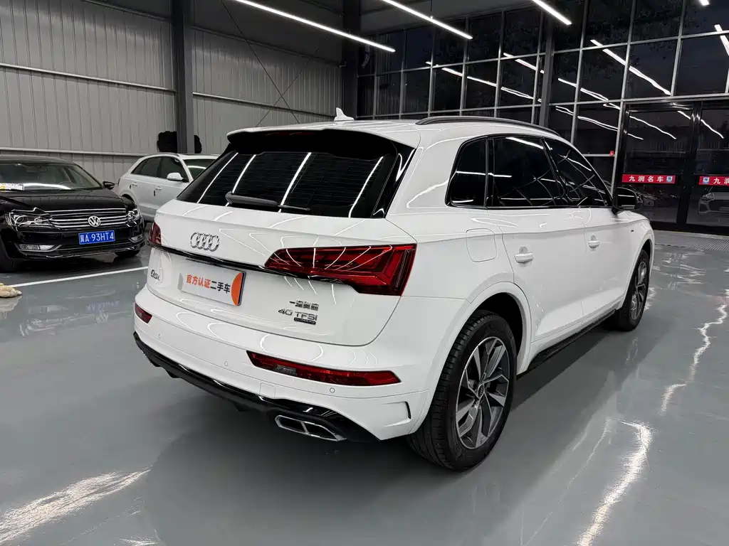 Audi Q5L 2023 — фото 16