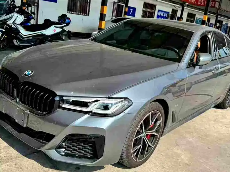 BMW 5 Series 2022 — фото 1