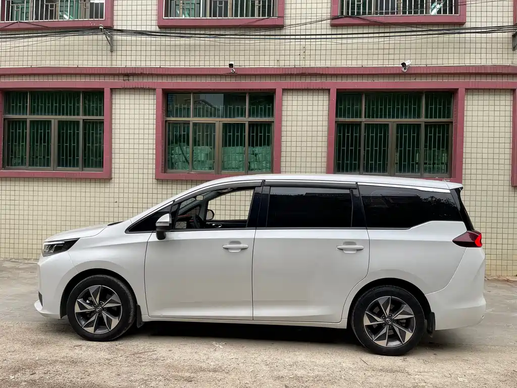 GAC Motor Trumpchi M6 2023 — фото 16