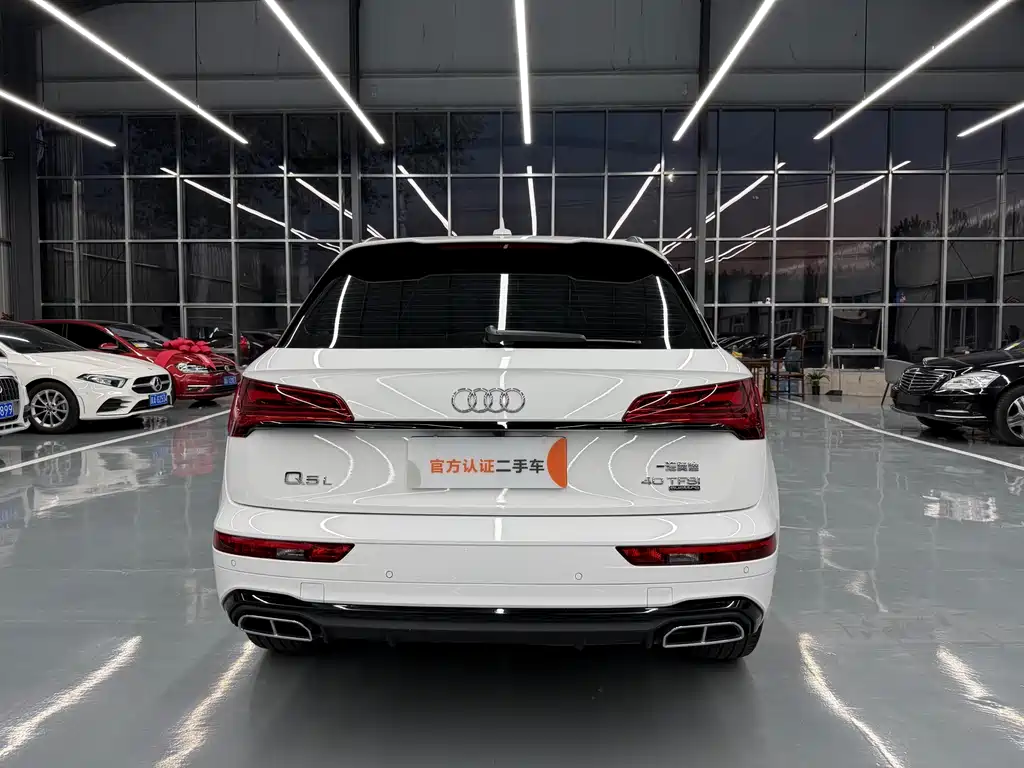 Audi Q5L 2023 — фото 14