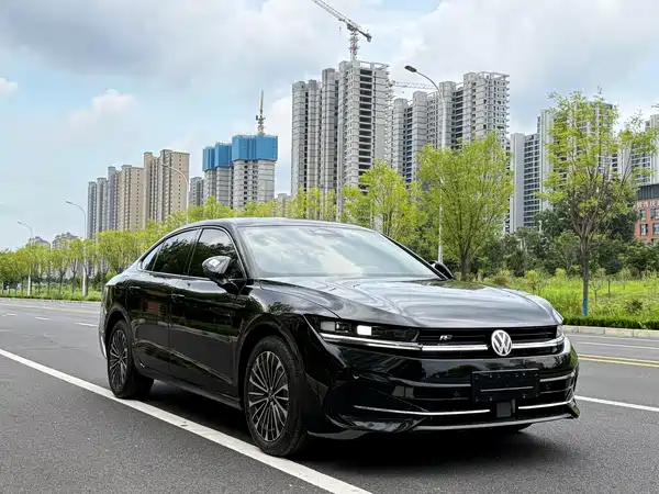 Volkswagen Magotan 2025