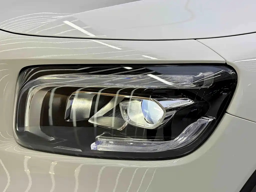 Mercedes-Benz GLB 2021