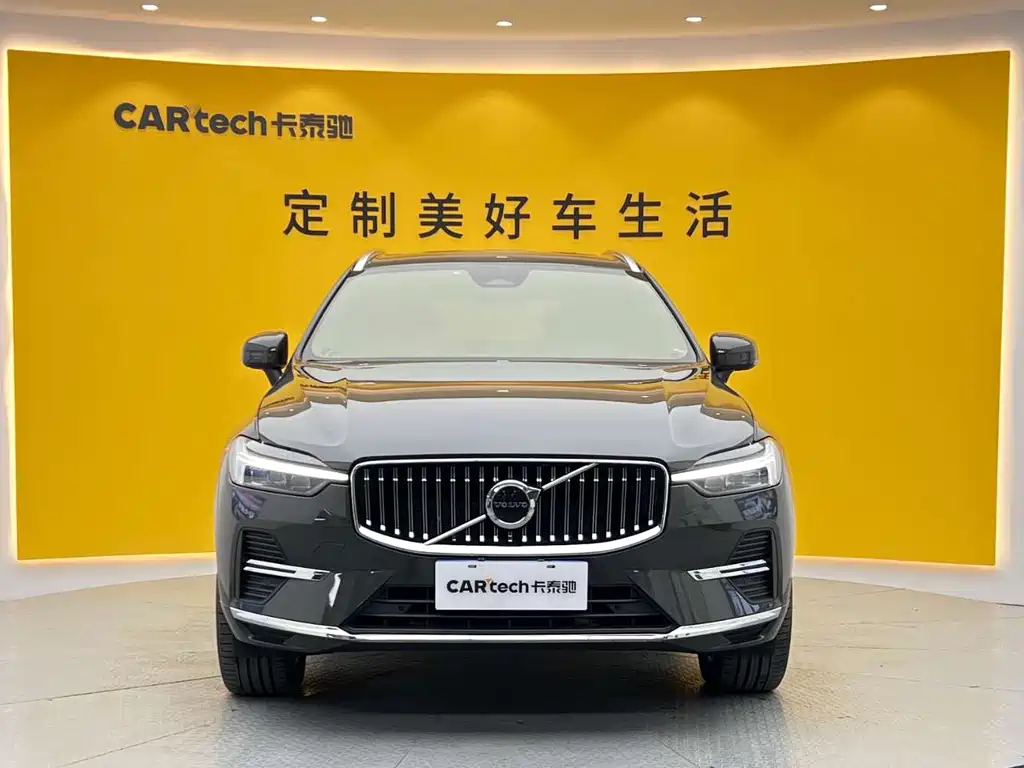 Volvo XC60 2022 — фото 2