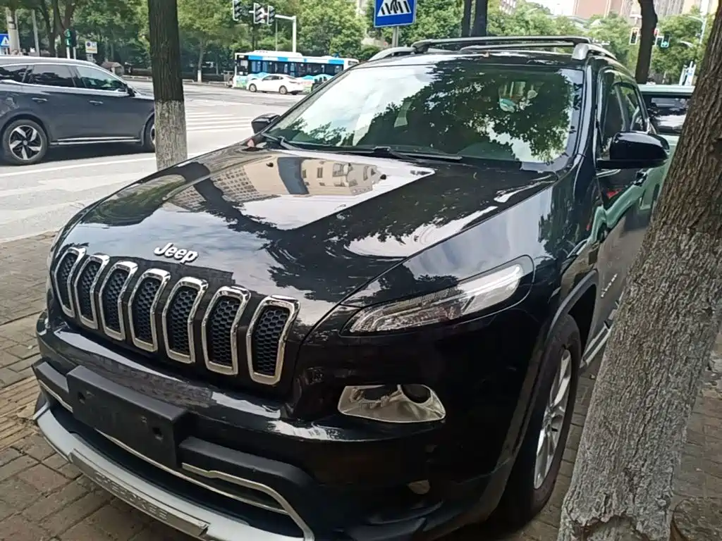 Jeep Cherokee 2016 — фото 2