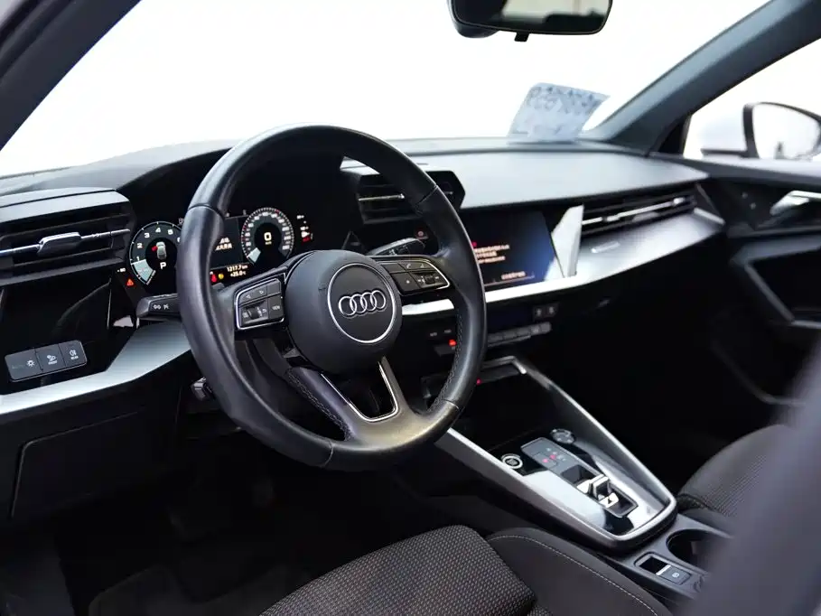 Audi A3 2023 — фото 9