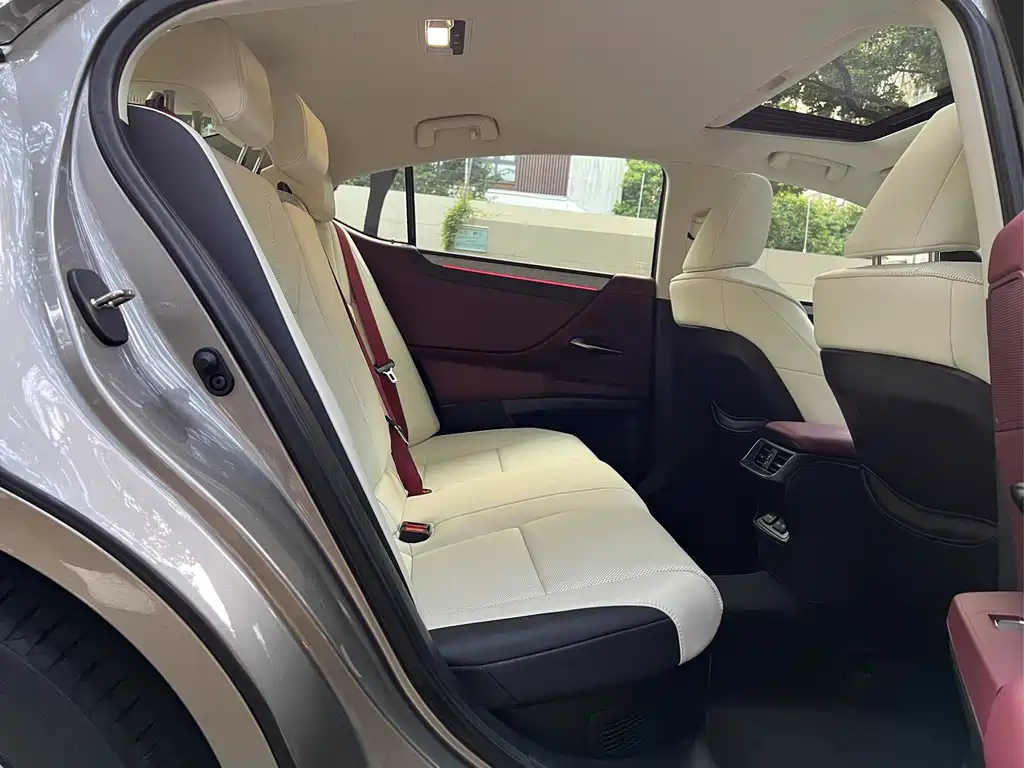 Lexus ES 2025 — фото 10