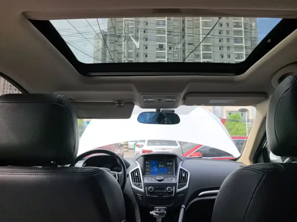 Dongfeng Fengshen AX7 2015 — фото 18