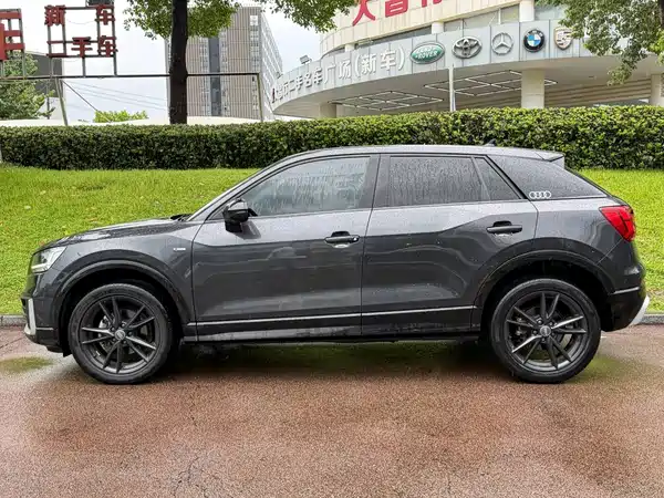 Audi Q2L 2021