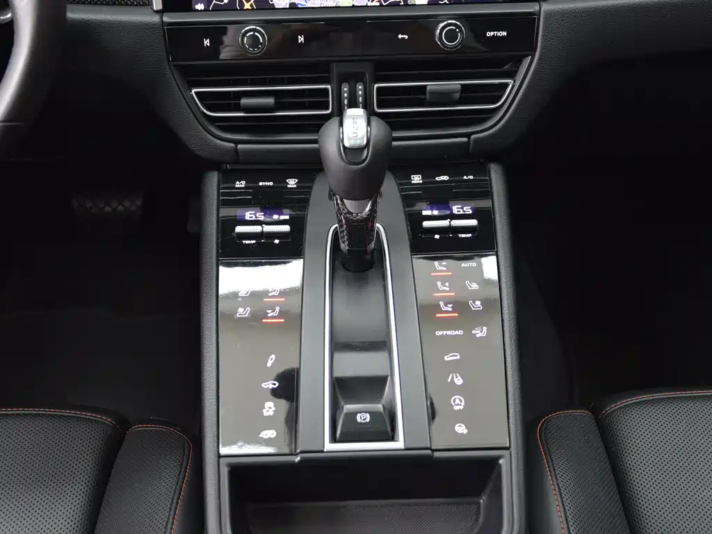 Porsche Macan 2023 — фото 11