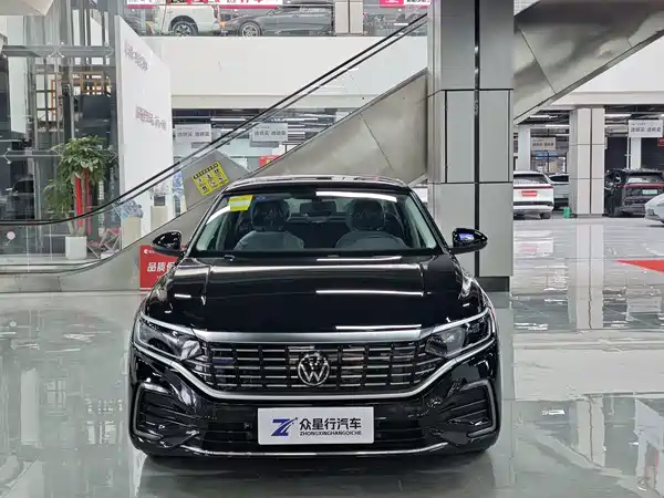 Volkswagen Passat Plug-In Hybrid 2025