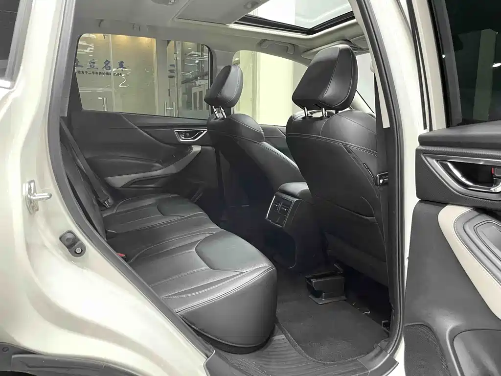 Subaru Forester 2022 — фото 13