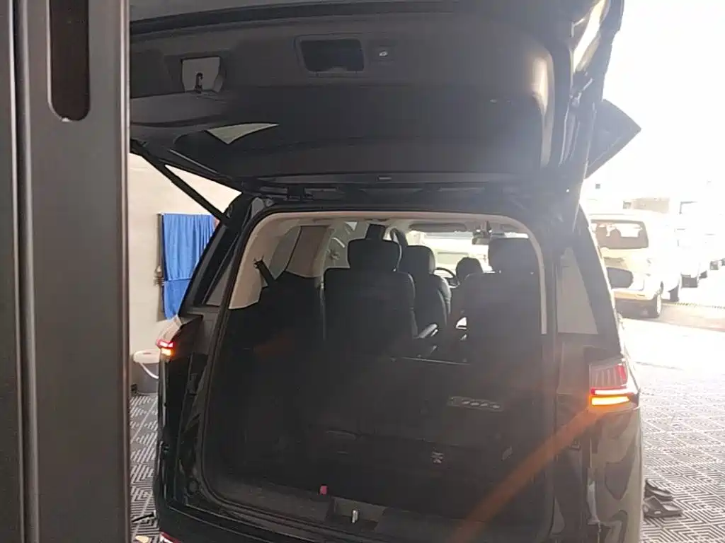 GAC Trumpchi E8 PHEV 2024 — фото 19