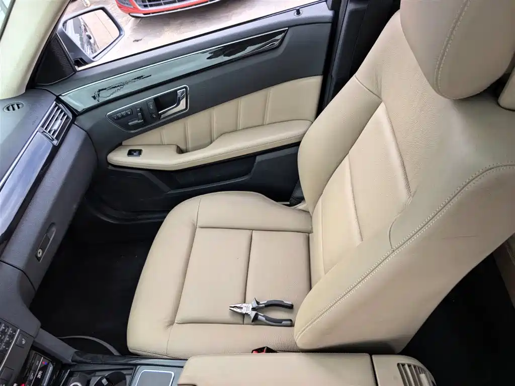 Mercedes-Benz E-Class 2010 — фото 14