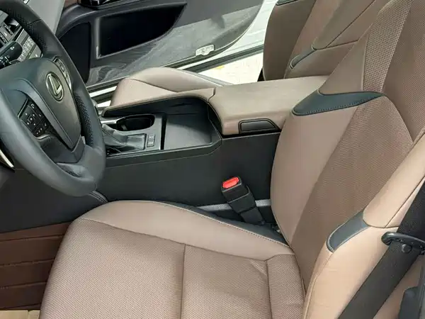 Lexus ES 2023