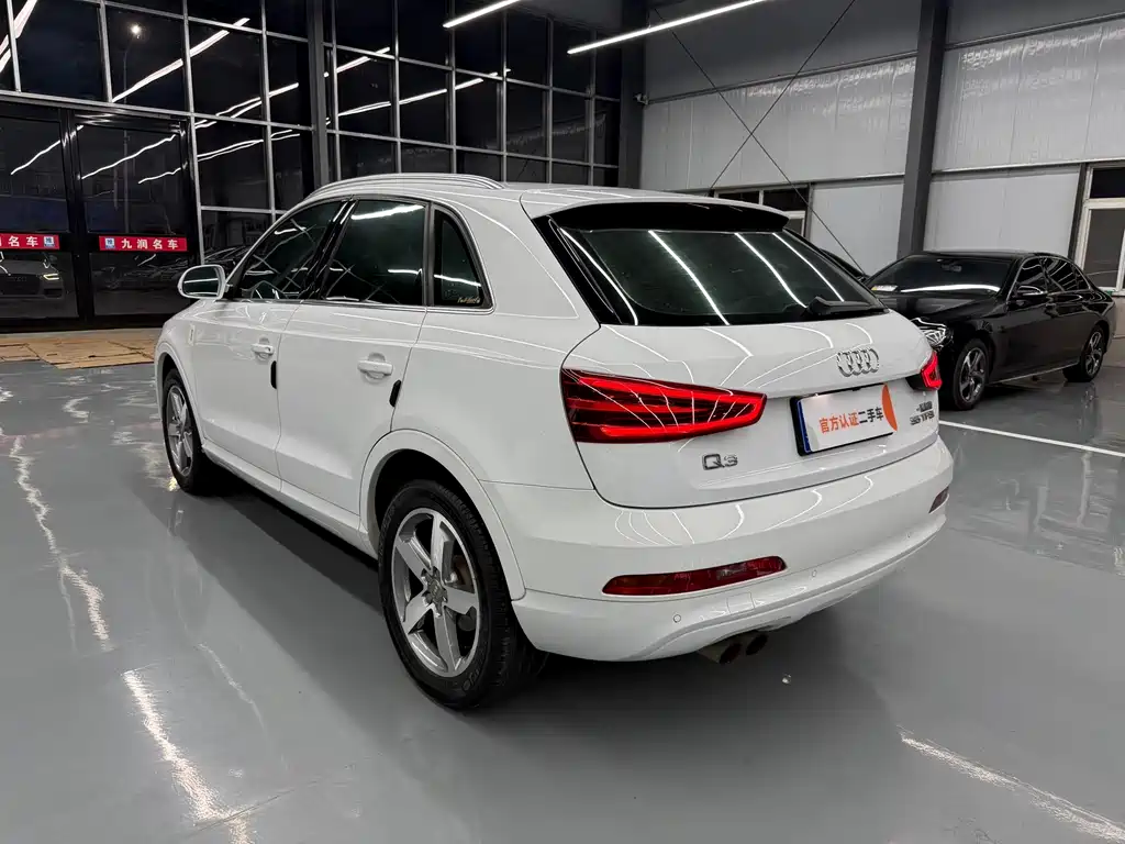 Audi Q3 2016 — фото 14