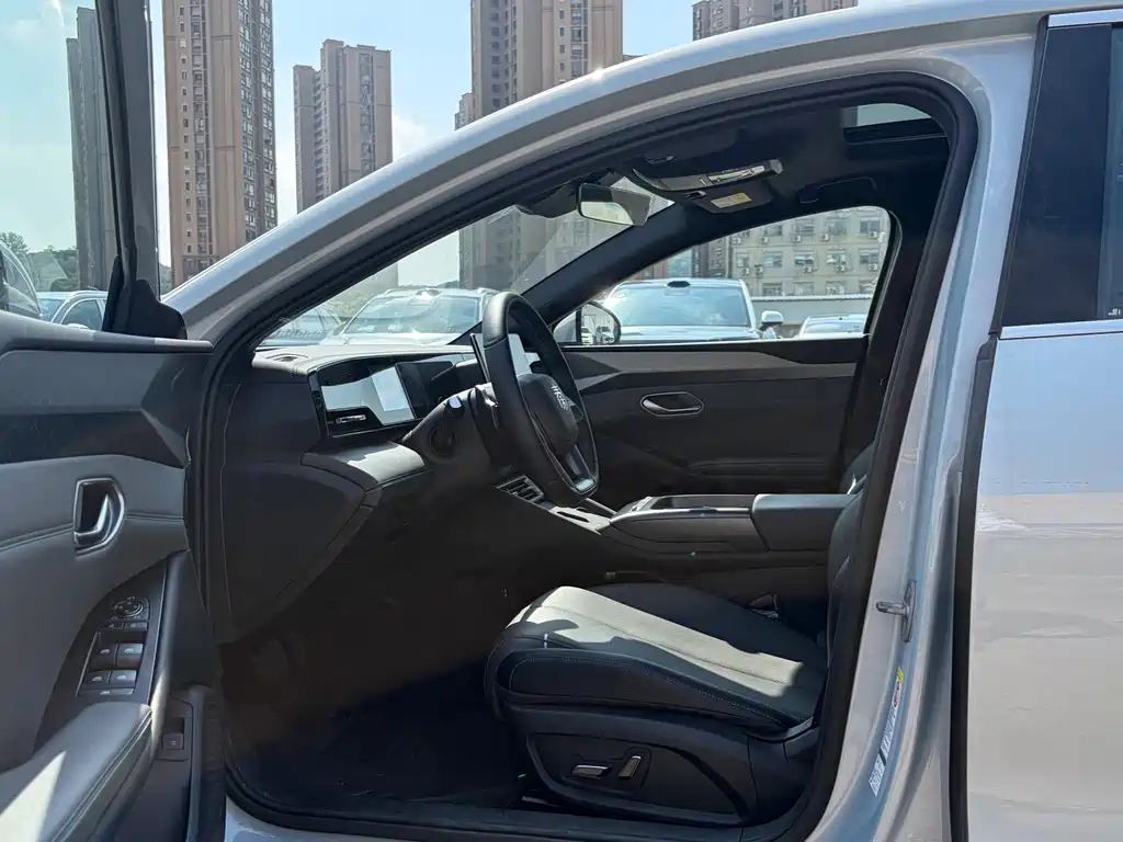 BYD Qin L 2025 — фото 10