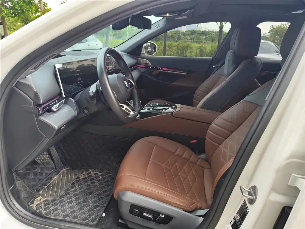 BMW 5 Series 2024