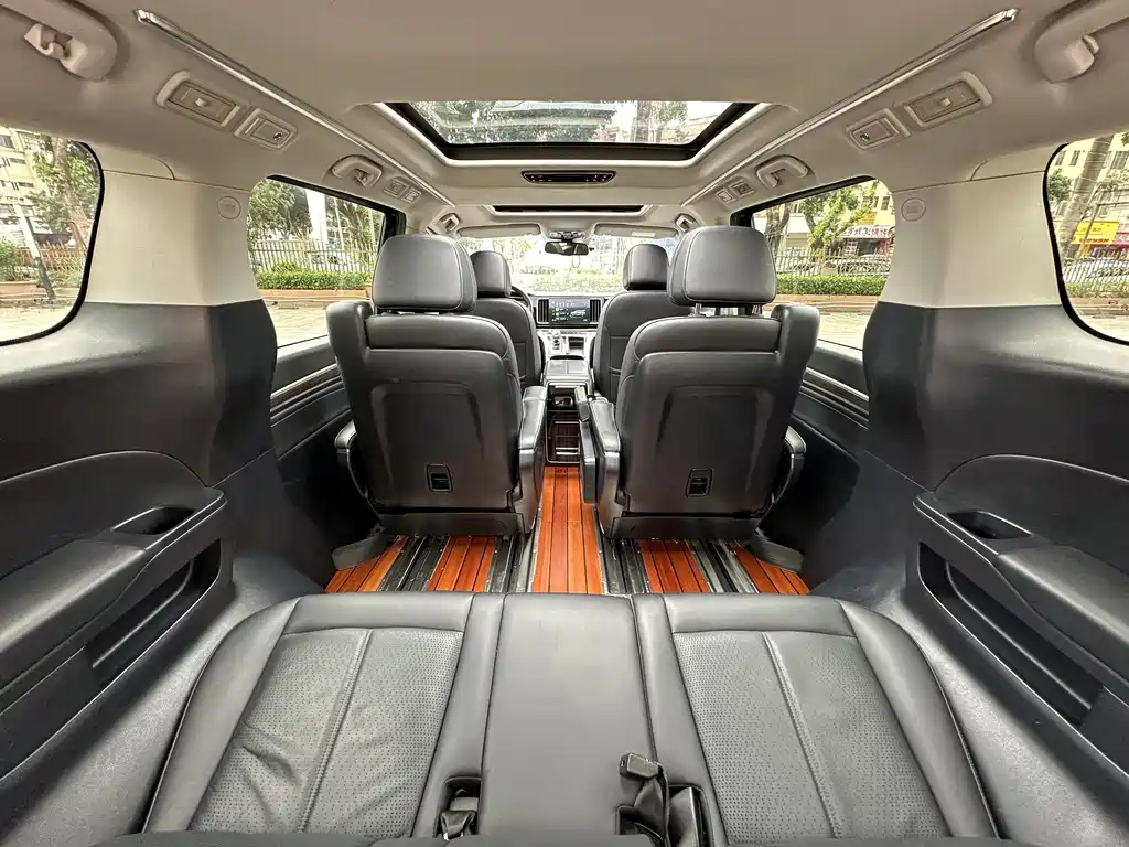 GAC Motor Trumpchi M8 2021 — фото 17