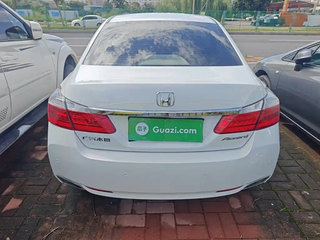 Honda Accord 2015 — фото 6