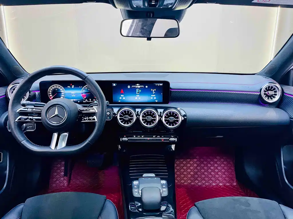 Mercedes-Benz A-Class 2024 — фото 9