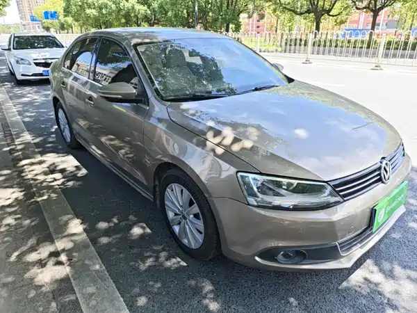 Volkswagen Sagitar 2015