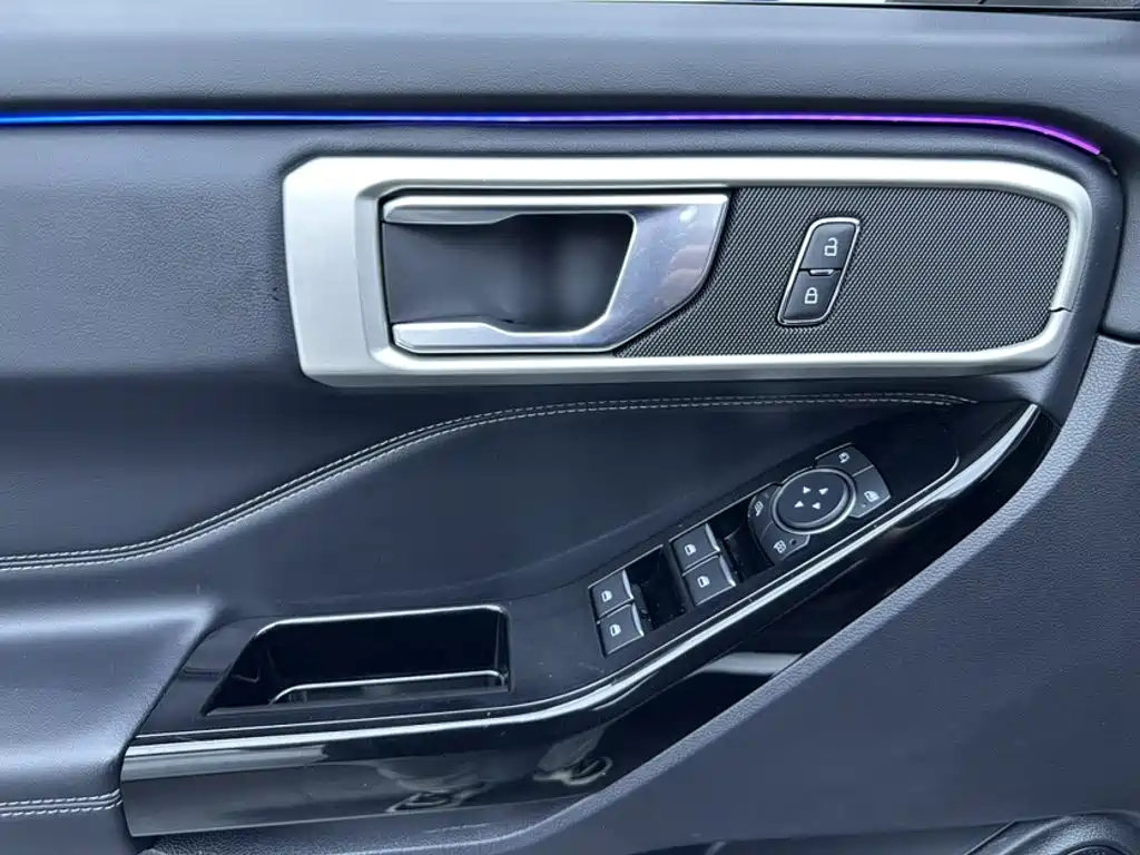 Ford Explorer 2020 — фото 17