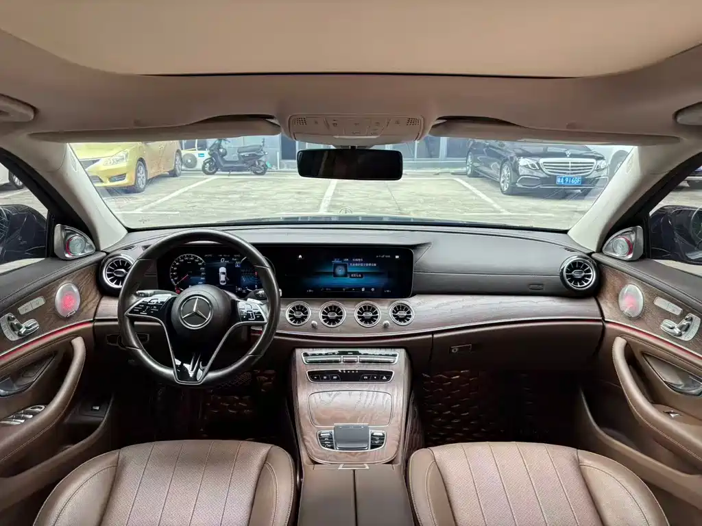 Mercedes-Benz E-Class 2023 — фото 6