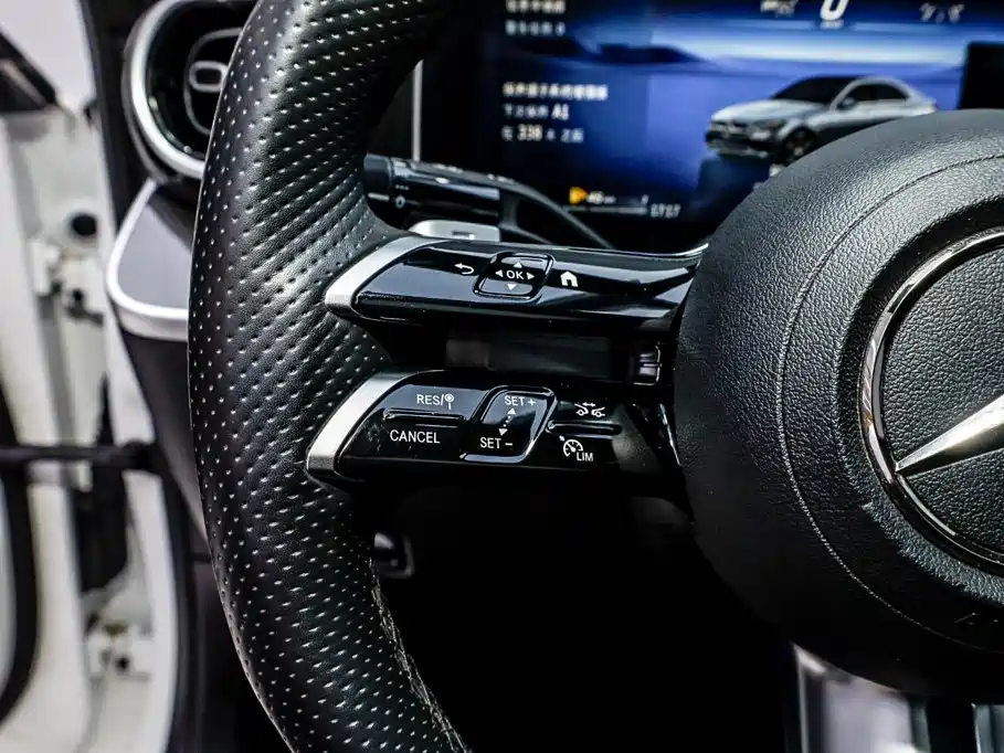 Mercedes-Benz C-Class 2023 — фото 13