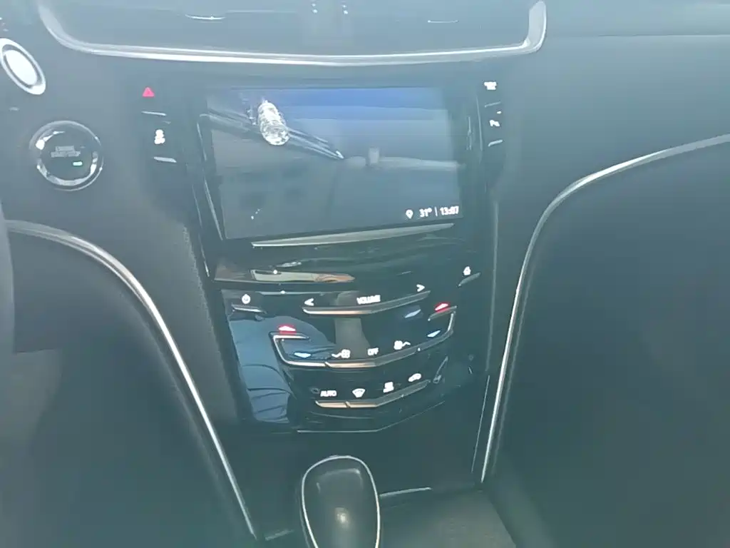 Cadillac XTS 2018 — фото 9