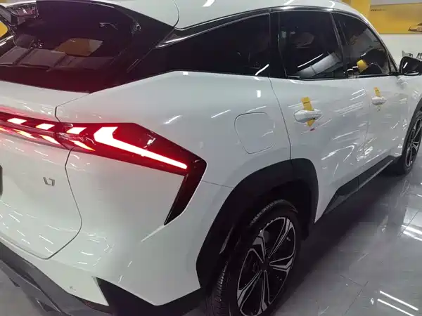 Geely Galaxy L7 2023