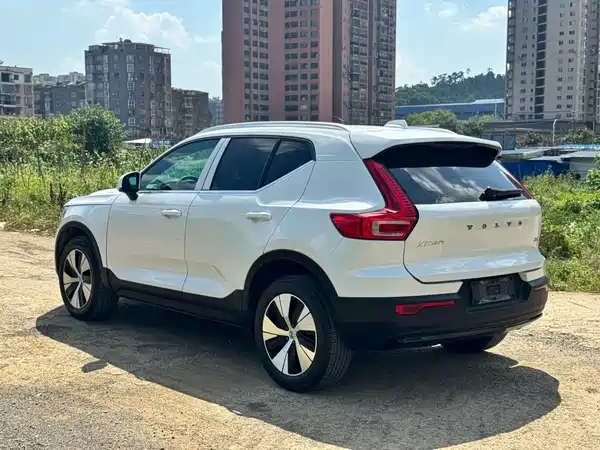 Volvo XC40 2024