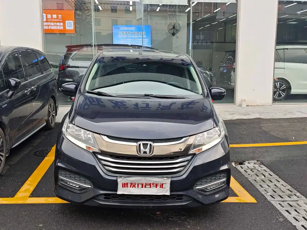 Honda Odyssey 2018 — фото 2