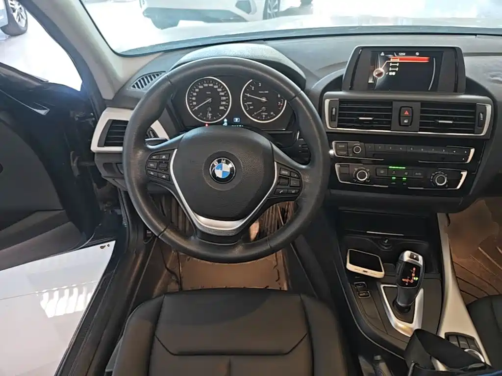 BMW 1 Series 2016 — фото 11