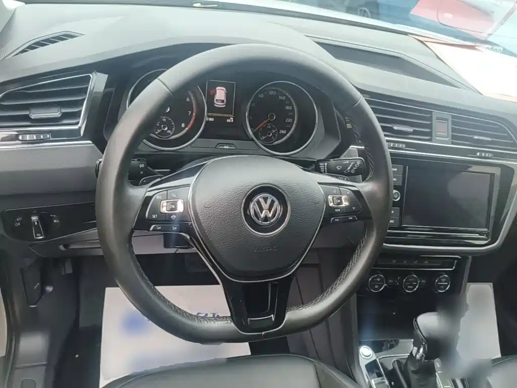 Volkswagen Tiguan L 2019 — фото 11