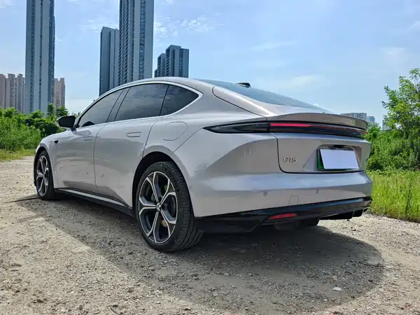NIO ET5 2025
