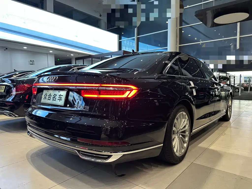 Audi A8 2019 — фото 6